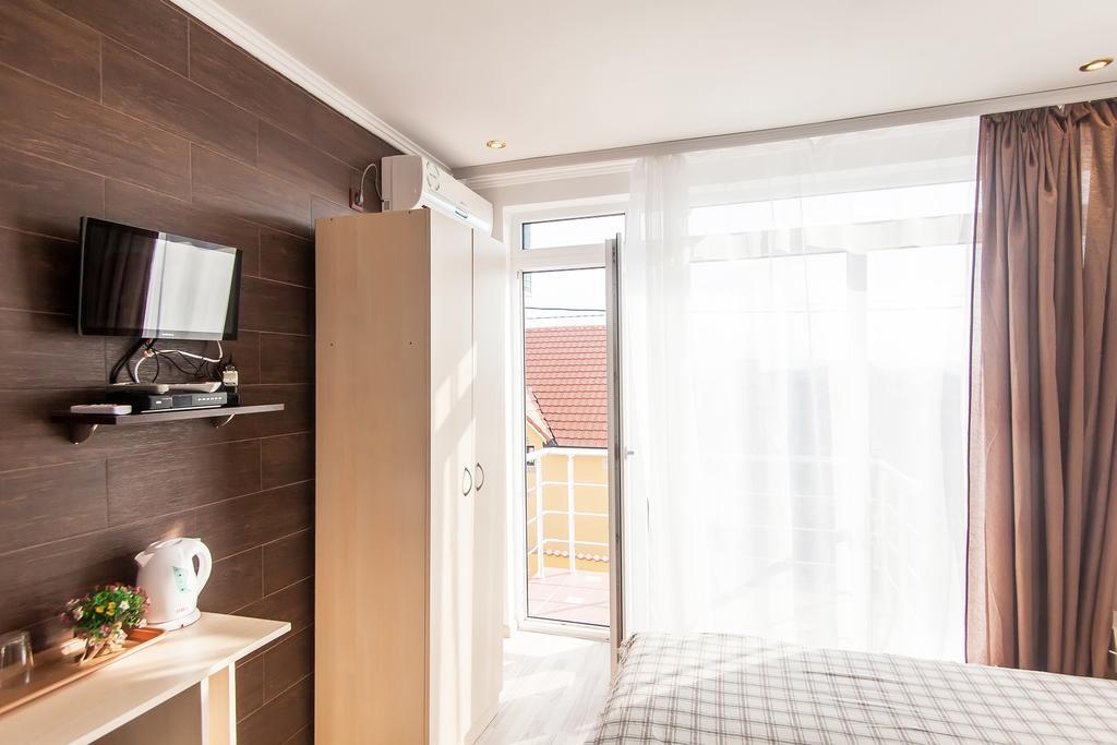 באר Rooms And Apartments Milana מראה חיצוני תמונה