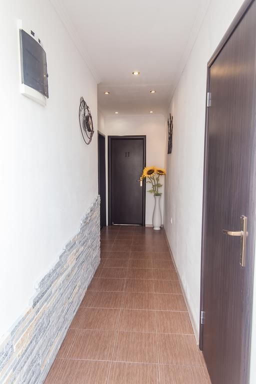 באר Rooms And Apartments Milana מראה חיצוני תמונה