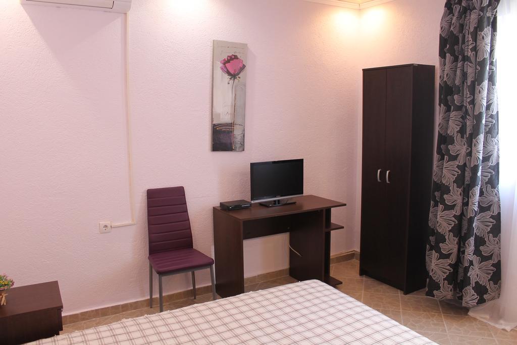 באר Rooms And Apartments Milana מראה חיצוני תמונה