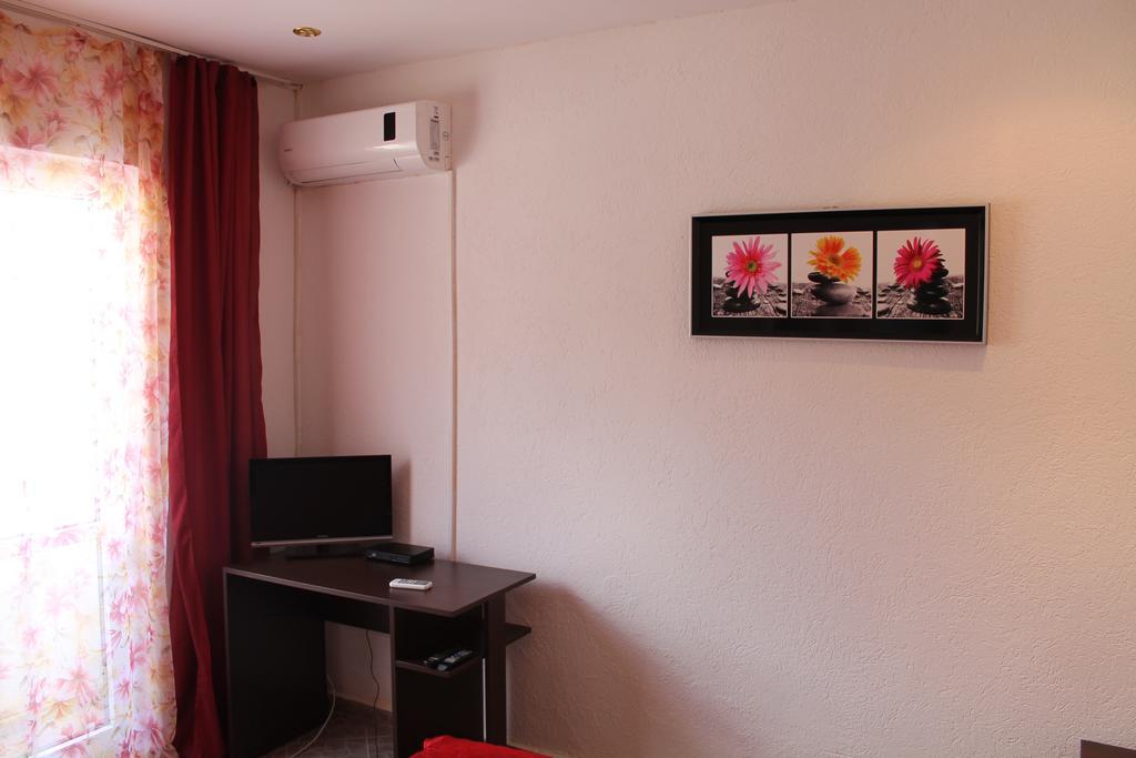 באר Rooms And Apartments Milana מראה חיצוני תמונה