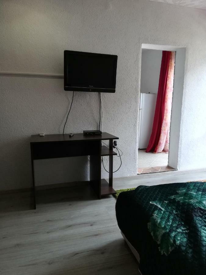 באר Rooms And Apartments Milana מראה חיצוני תמונה