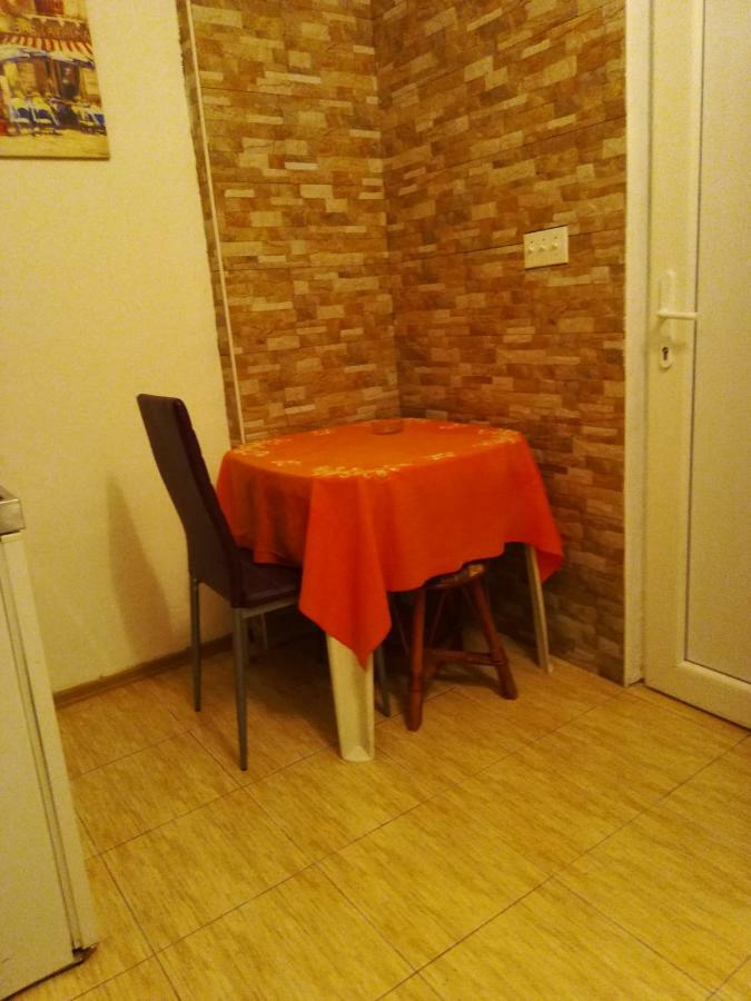 באר Rooms And Apartments Milana מראה חיצוני תמונה