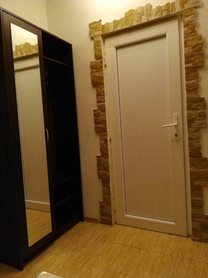 באר Rooms And Apartments Milana מראה חיצוני תמונה